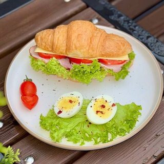 Круасан з шинкою (240г)