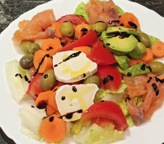 Ensalada de salmón ahumado