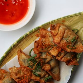 Wonton frito relleno de cerdo ibérico