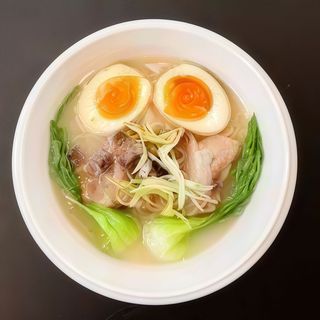 R1. Tonkotsu ramen giapponese