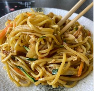 N.229 Spaghetti cinesi con pollo