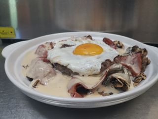 Hamburguer No Prato(Molho De Carne)