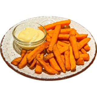 Батат фрі з соусом Халапеньо (150/50г)