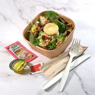 Menú Ensalada + Bebida