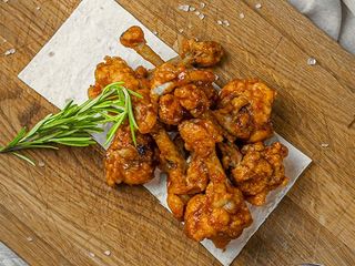 Бафало Вінгс меню + напій (520g)