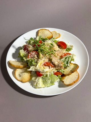 Салат Цезар (300 гр)