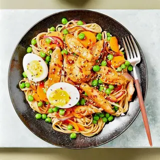 Chicken and Egg Noodles With Vegetables