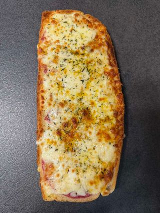 Принцеса с луканков салам и кашкавал