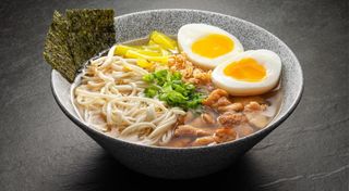 Суп рамен з куркою