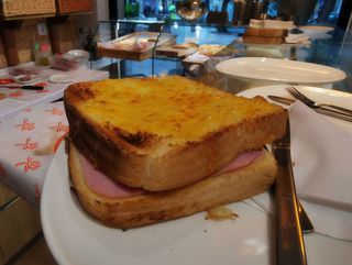 Sandwich Mixto gratinado