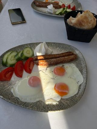 Jaja i kobasice 300 g