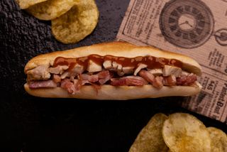 28 Montadito De Pollo Y Bacon Ahumado