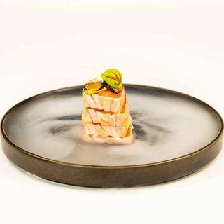 S08 Tataki di salmone - 4 pezzi