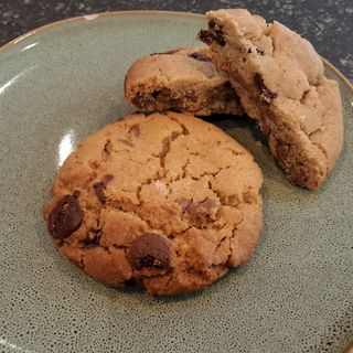 chocolate chip cookie
