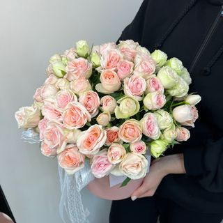 Коробочка з півоноподібних троянд 