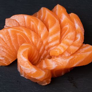 53. Sashimi sake - 9 pezzi