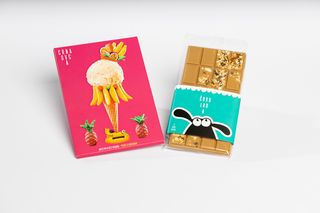 Karamelizovana bela čokolada sa granolom i slanim čoko perlicama