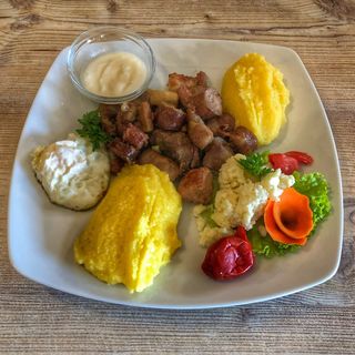 Tochitură moldovenească