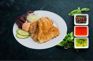 Pileće belo meso + Pomfrit