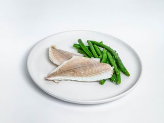 Дорадо на пару з тушкованою спаржею (200г)