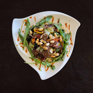 Вок салат с курицей 