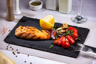 Somon file la grătar