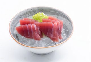 802. Sashimi tekka 10pz
