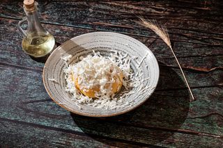 Mamaliga cu branza si smantana