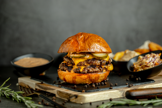 Double KING Smashburger COMBO (with fries & sauce) 580 g