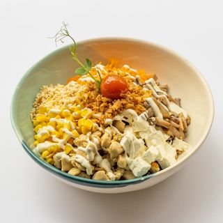 Poke do campo (Frango e Feta)