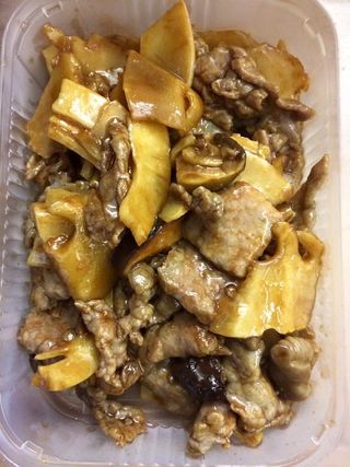 35 Manzo con funghi bambù