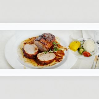 Lungić u umaku sa raviolima od sira, salata