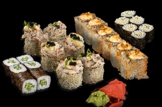 ცხელი როლის სეტი მინი (2-3 პერსონაზე)