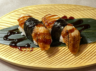 Nigiri anguilla arrosto