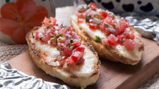 MOLLETE MEXICANO
