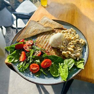 Сніданок з деруном