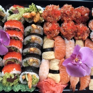 Set Exclusive 42 szt.(4-5 osoby)