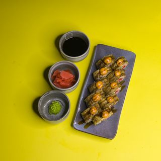 Темпурный ролл с лососем