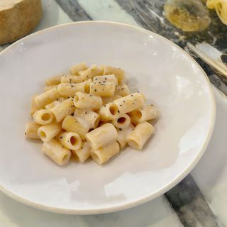 Mezzemaniche cacio e pepe