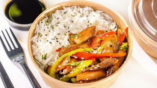 ფახიტასი თეთრი ბრინჯით და სოიოს სოუსი