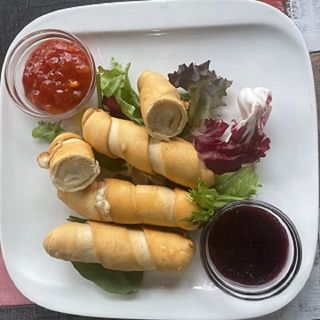 Tequeños rellenos de queso cheddar