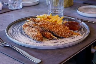 Pileći ražnjić u sezamu