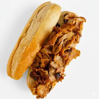 Bocadillo De Kebab Con 2 Salsas