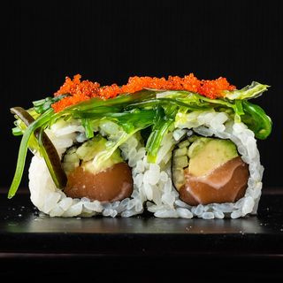 Uramaki Ura Maki Salmão (8 Unidades)