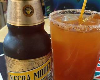 Michelada con  Negra Modelo