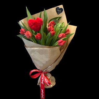 11 Lalele Rosii+Inima din Pluş