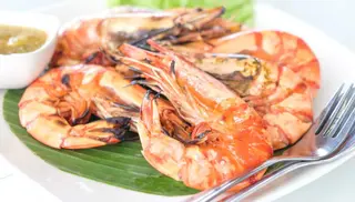 Gamberi alla piastra con verdure