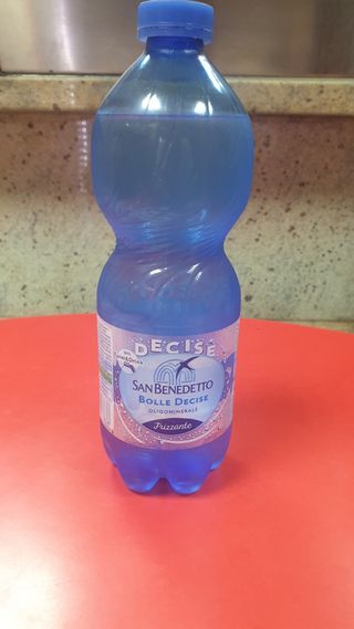 Acqua frizzante 50 cl.