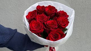 Bukiet Flirt, rozmiar S, 9 czerwonych róż