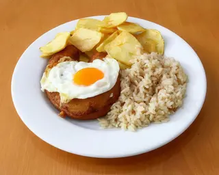 Alheira com Ovo